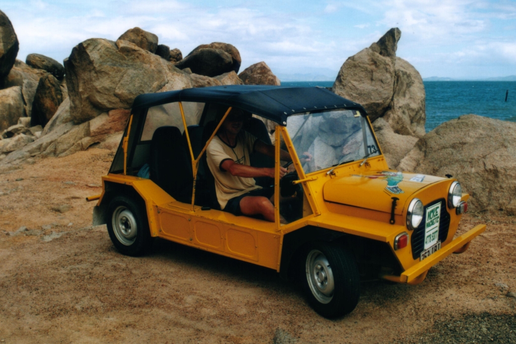 We huren deze Moke om ermee over Magnetic Island te rijden.