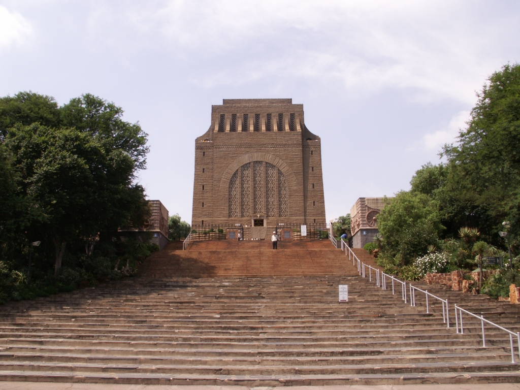 Het Voortrekkersmonument in Pretoria (Zuid Afrika) vertelt het verhaal van de Grote Trek van Nederlandstalige boeren.