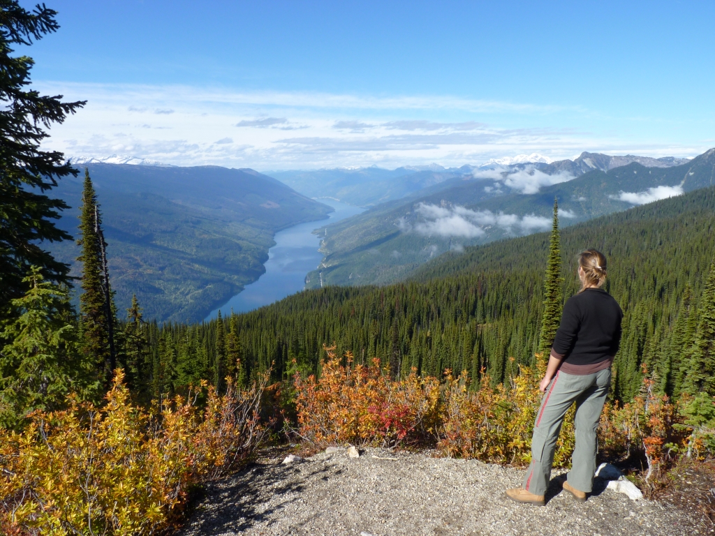 Mt Revelstoke NP - Uitzicht over Lake Revelstoke.