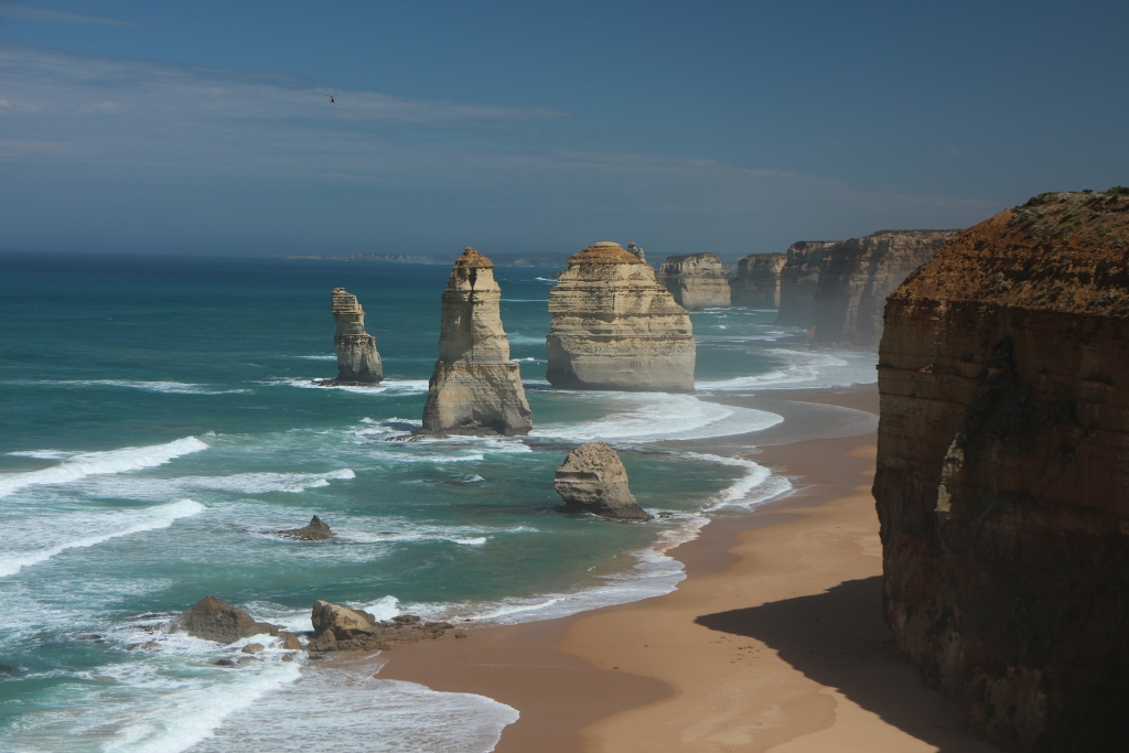 De Twelve Apostles, iconen van de Great Ocean Road, zullen het langzaam maar zeker verliezen van de elementen.