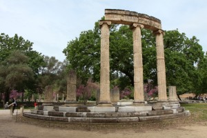 Ruïne van de Philippeion in het oude Olympia.