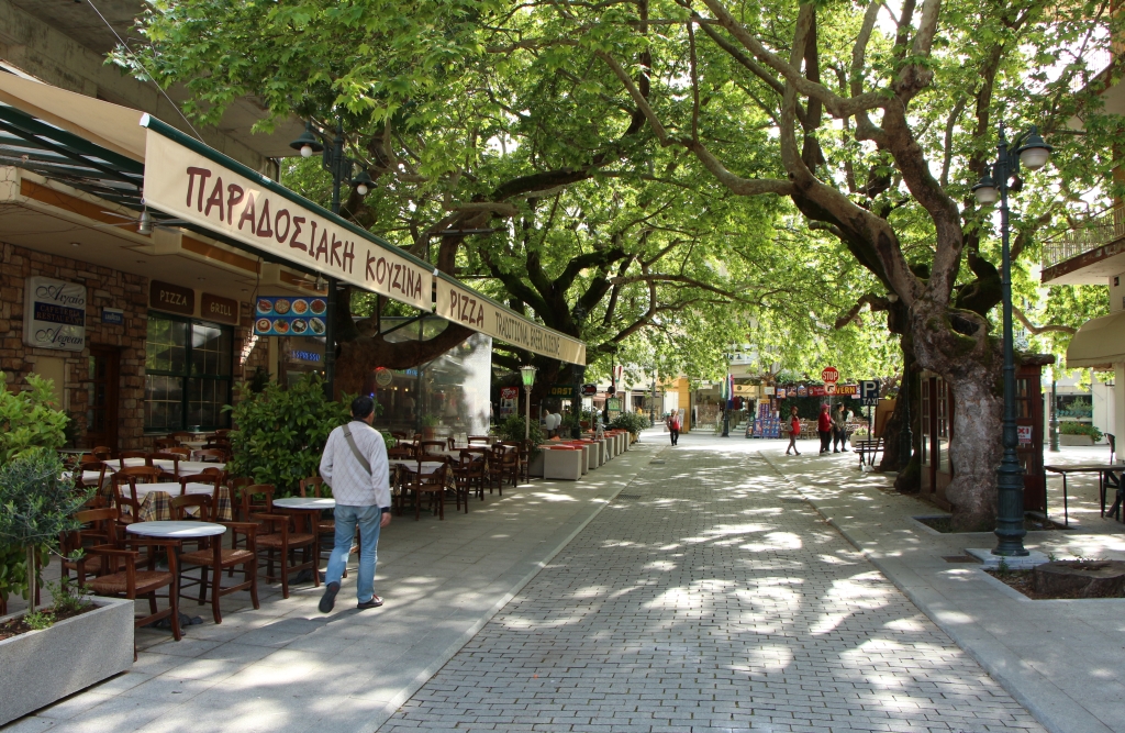 Op zoek naar een restaurant in het rustige centrum van Olympia
