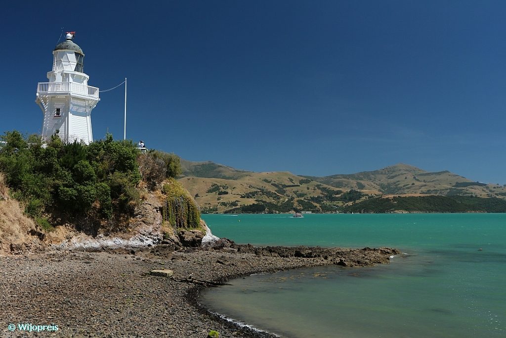 De kleine vuurtoren van Akaroa staat pas sinds 1980 aan Beach Road